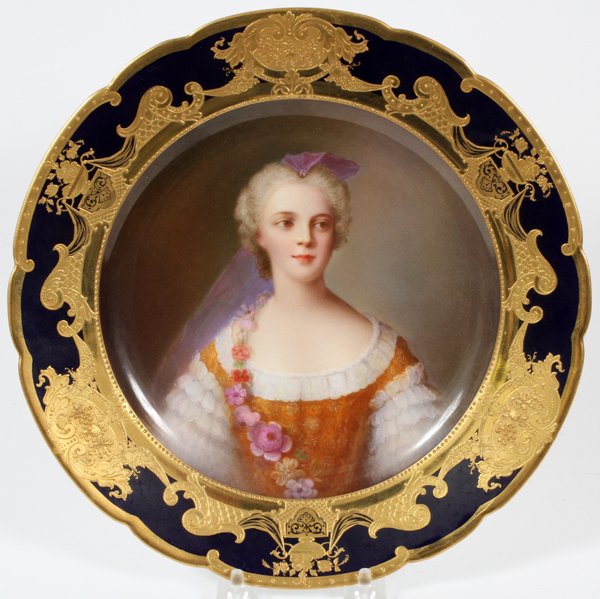 DRESDEN PORCELAIN PORTRAIT PLATE EARLY 20TH C. (1 of 2)