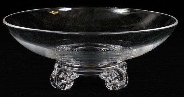 STEUBEN GLASS LOW FOOTED BOWL (1 of 2)