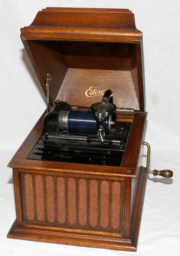 EDISON 'AMBEROLA' OAK PHONOGRAPH EARLY 20TH C. (1 of 3)