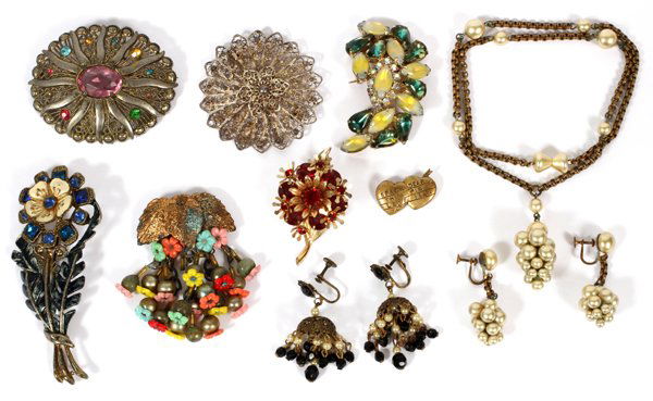 VINTAGE COSTUME JEWELRY, TEN PIECES (1 of 1)