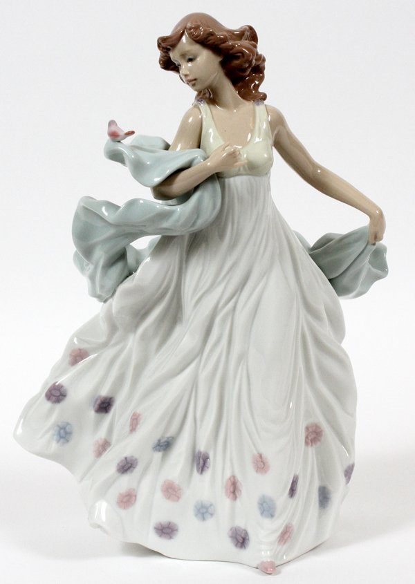 LLADRO PORCELAIN FIGURE (1 of 2)