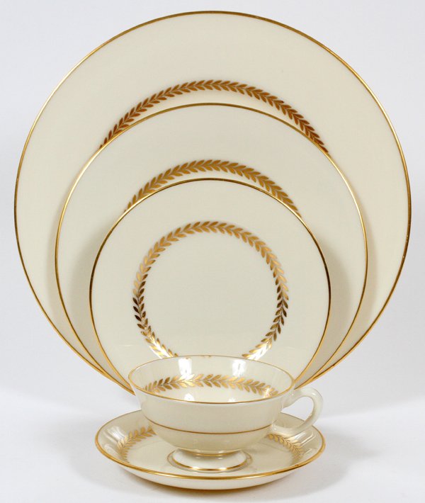 LENOX 'IMPERIAL' PORCELAIN DINNER SET 58 PIECES (1 of 2)