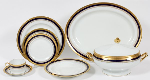 BERNARDAUD LIMOGES 'PASCAL' PORCELAIN DINNER SET (1 of 3)