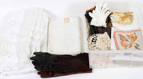 IRISH LINEN TABLE CLOTHS (1 of 1)