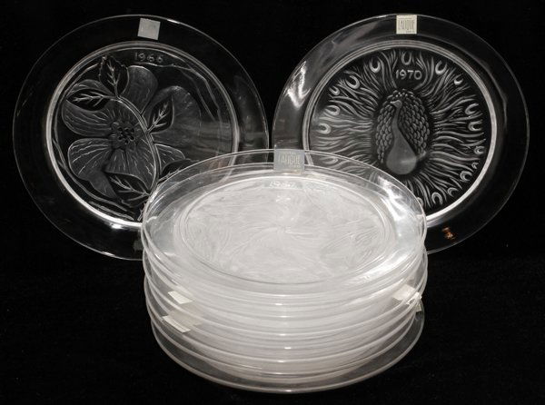 LALIQUE CLEAR & FROSTED GLASS ANNUAL PLATES, TEN (1 of 2)