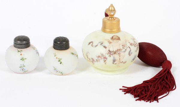 MT. WASHINGTON GLASS SALT & PEPPER SHAKERS PAIR (1 of 1)