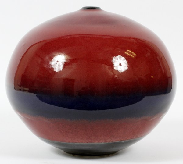 ALAN VIGLAND POTTERY VESSEL (1 of 3)