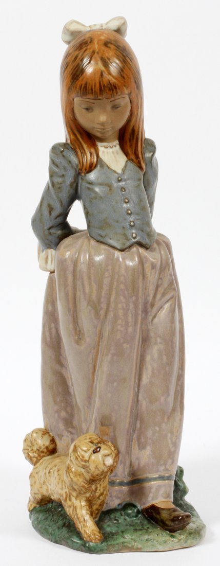 LLADRO GRES FIGURE 'ROSITA' (1 of 2)