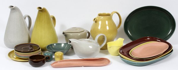 RUSSEL WRIGHT FOR IROQUOIS SERVING PIECES & PLATES: RUSSEL WRIGHT FOR IROQUOIS SERVING PIECES & PLATES, 23 PIECES, & COLLECTOR'S BOOKS (2):In a variety of colors, including 2 pitchers, chartreuse and gray, H.10 3/4", 1 teapot, L.9 1/2", 1 after-dinner