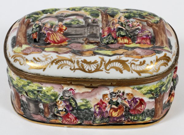 CAPODIMONTE PORCELAIN OVAL BOX (1 of 2)