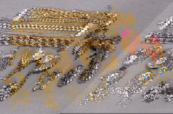 MONET , KENNETH LANE & OTHER COSTUME JEWELRY: MONET , KENNETH LANE AND OTHER COSTUME BRACELETS, NECKLACES AND EARRINGS 34 PCS.:Including 3 Monet multi strand gold colored chain bracelets L 7", 1 having tassel; 1 Yves St. Laurent gold colored earr