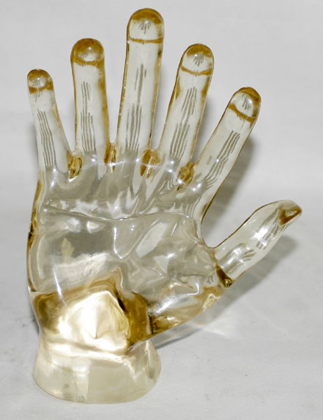 MODERN ACRYLIC SCULPTURE OF 6 FINGER HAND: MODERN ACRYLIC SCULPTURE OF 6 FINGER HAND, L 7 1/4":Unsigned.