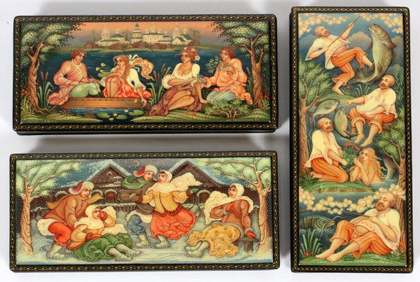 RUSSIAN HAND PAINTED BLACK LACQUER BOXES C2000 (1 of 2)