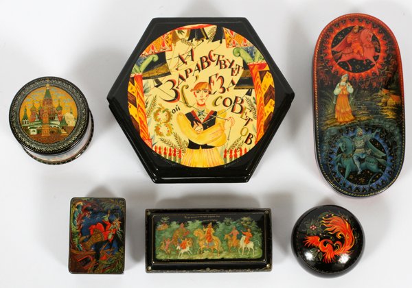 RUSSIAN HAND PAINTED LACQUER BOXES LATE 20TH C. (1 of 2)