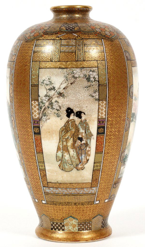 JAPANESE SATSUMA EARTHENWARE VASE MEIJI PERIOD (1 of 6)