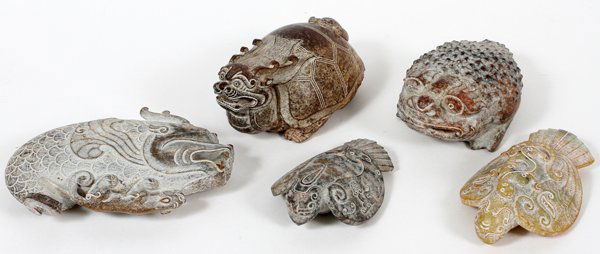 CHINESE CARVED JADE ANIMAL FIGURINES, FIVE PIECES (1 of 2)