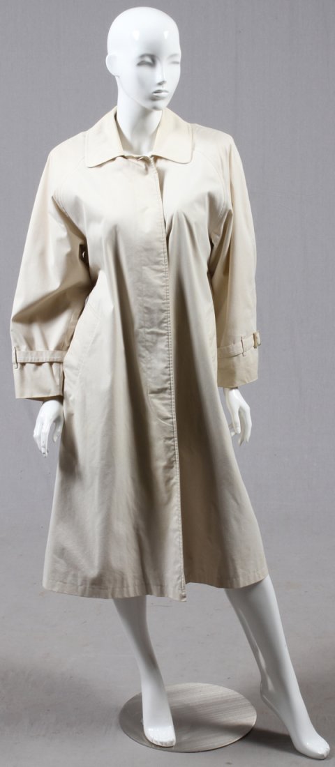 BURBERRY TAN TRENCH COAT (1 of 2)