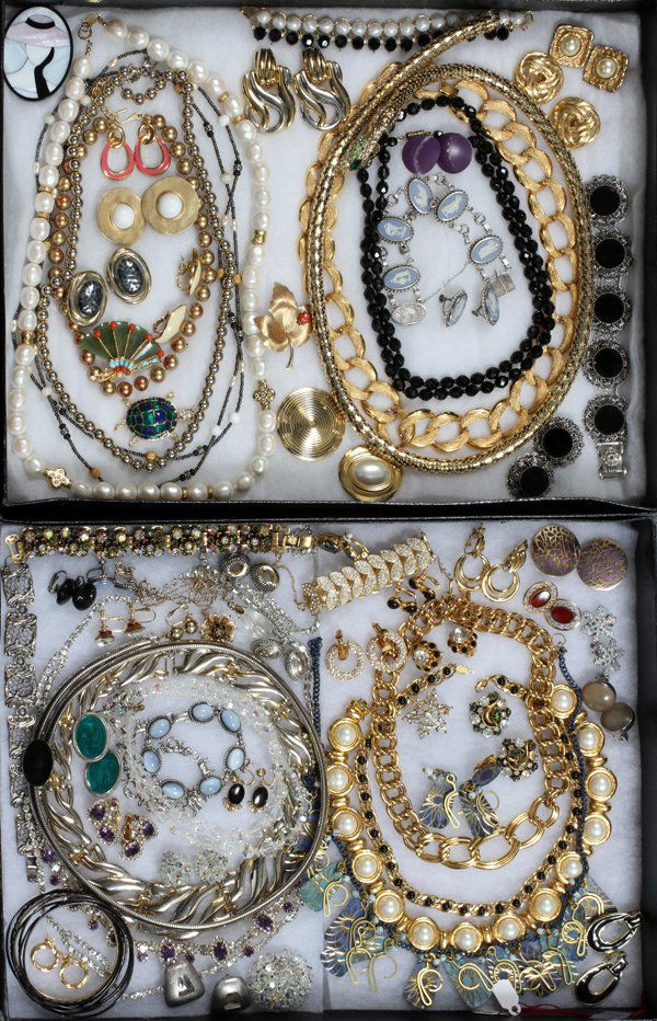 COSTUME NECKLACES, EARRINGS, BROOCHES & BELTS (1 of 3)