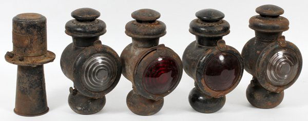 ANTIQUE AUTOMOBILE CARRIAGE LIGHTS AND HORN (1 of 2)