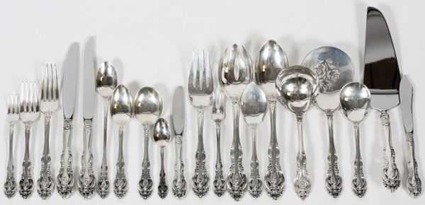 GORHAM 'LA SCALA' STERLING FLATWARE SET 147 PIECES (1 of 3)