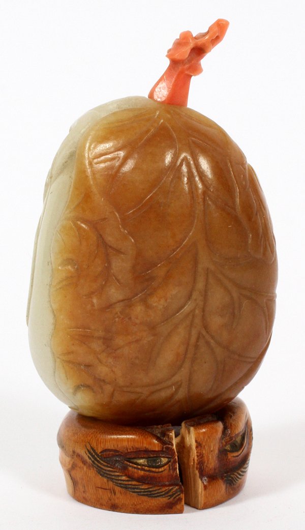 CHINESE JADE SNUFF BOTTLE 19TH C. (1 of 2)