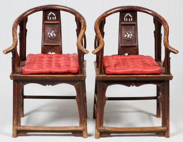 CHINESE ANTIQUE CARVED WOOD HORSESHOE BACK CHAIRS: CHINESE ANTIQUE CARVED WOOD HORSESHOE BACK CHAIRS, PAIR, H 38":Each having a carved back-splat. Measuring H.38" x 25" x 22". For a high resolution photo CLICK HER
