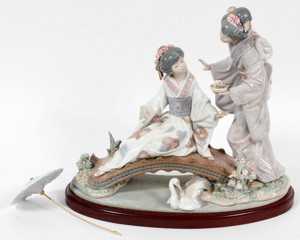 LLADRO PORCELAIN FIGURE GROUP (1 of 2)