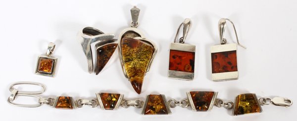 BALTIC AMBER BRACELET RING PENDANTS & EARRINGS (1 of 1)