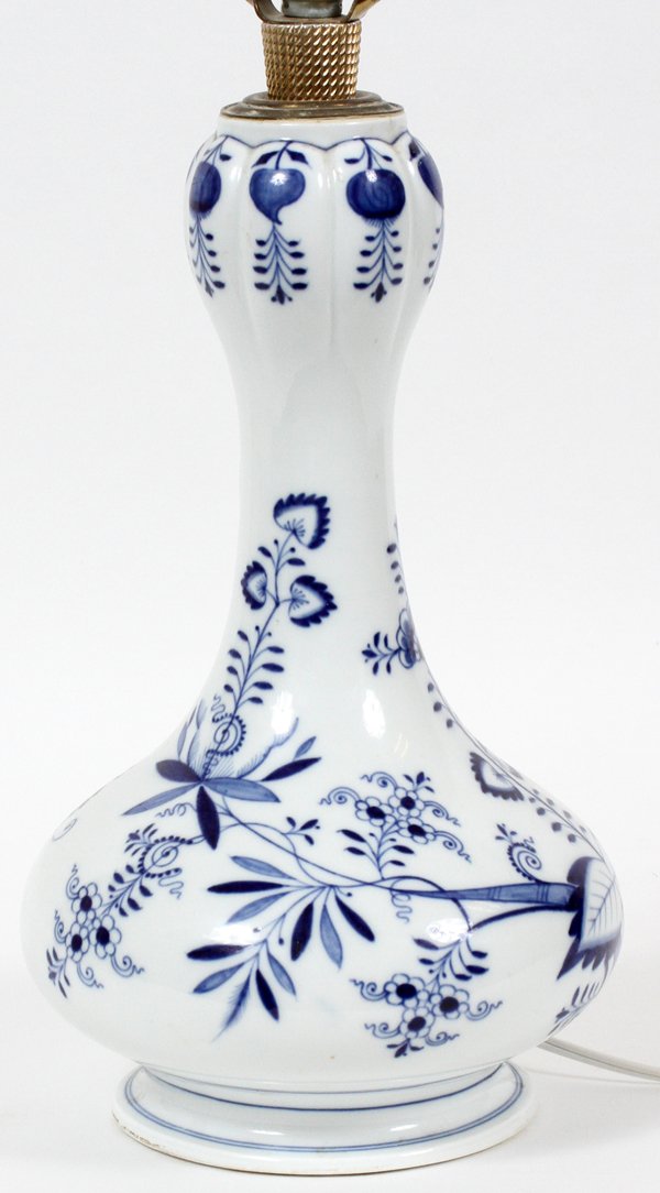 MEISSEN PORCELAIN TABLE LAMP (1 of 3)
