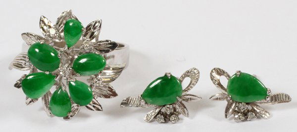WHITE GOLD & JADE RING AND PAIR OF EARRINGS 3 PCS. (1 of 2)