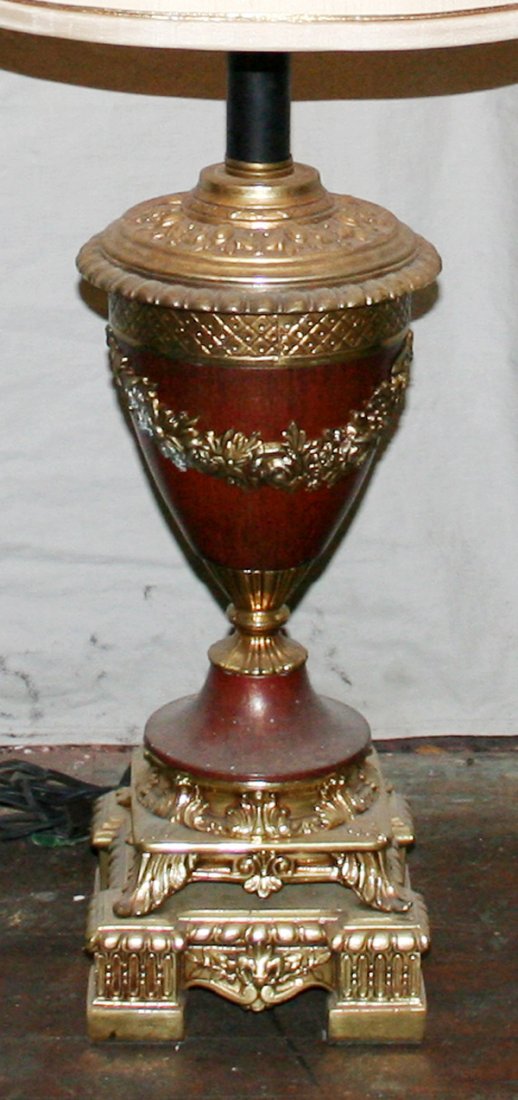 FRENCH STYLE DECORATIVE BRASS & METAL TABLE LAMP (1 of 1)