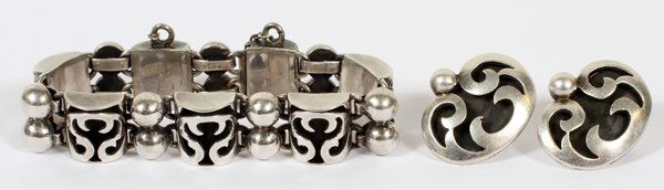 VICTORIA STERLING BRACELET & PAIR OF EARCLIPS TAXCO (1 of 3)