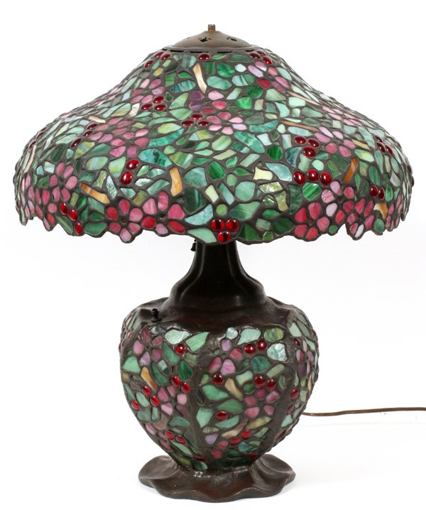 TIFFANY STYLE LEADED GLASS LAMP (1 of 4)