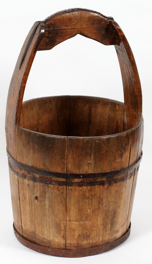 HAND MADE OAK BUCKET (1 of 2)