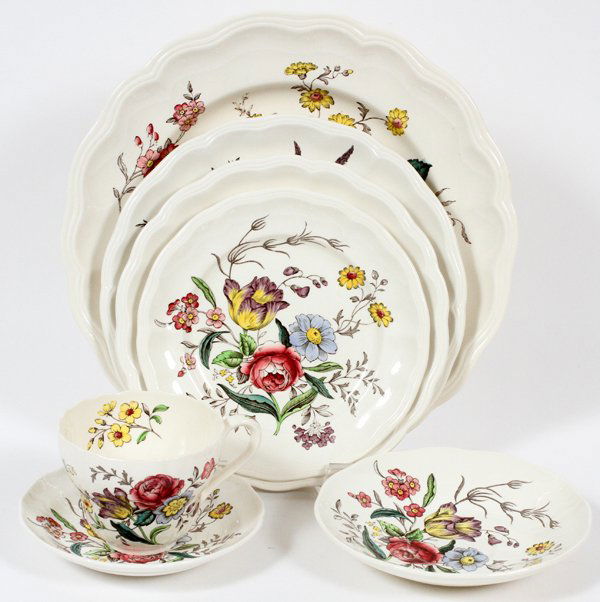 SPODE 'GAINSBOROUGH' PORCELAIN DINNER SET 146 PCS (1 of 2)