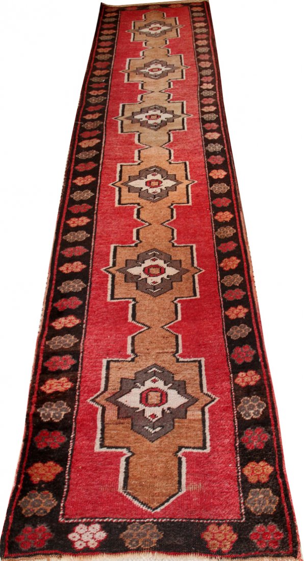 KURD YURUK RUNNER (1 of 2)