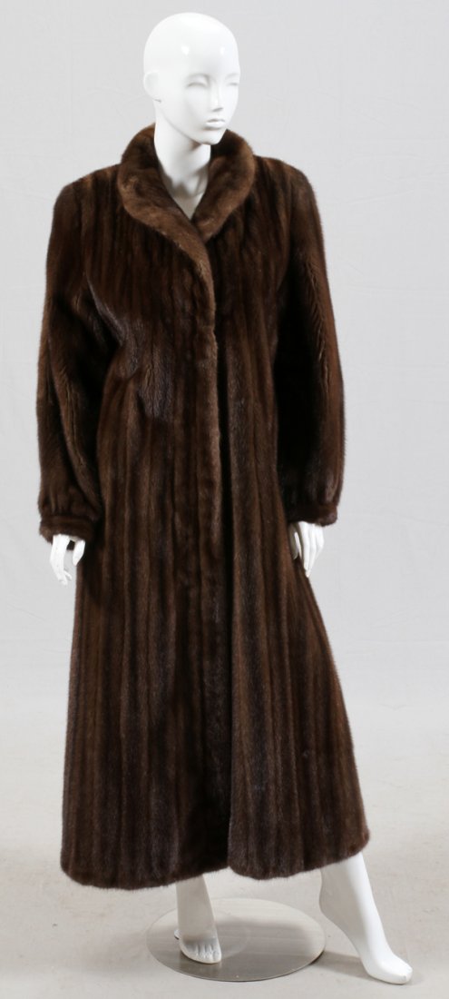 MINK FUR FULL-LENGTH COAT (1 of 2)