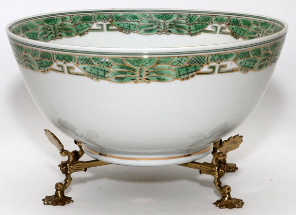 CHINESE PORCELAIN BOWL (1 of 2)