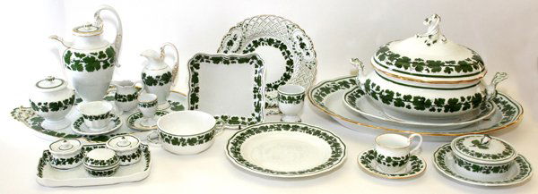 MEISSEN 'FULL GREEN VINE' PORCELAIN DINNER WARE (1 of 5)