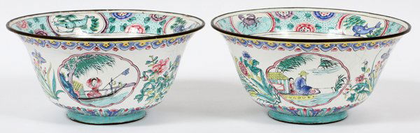 CHINESE PAINTED ENAMEL BOWLS PAIR (1 of 3)