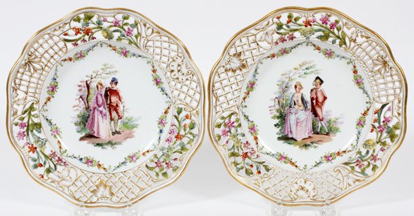 DRESDEN GERMAN PORCELAIN PLATES PAIR (1 of 2)