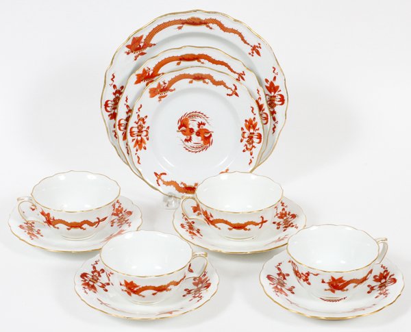 MEISSEN 'RED DRAGON' PORCELAIN TABLEWARE (1 of 2)