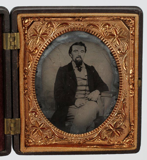 DAGUERREOTYPE PHOTO GUTTA-PERCHA CASE 1857 (1 of 3)