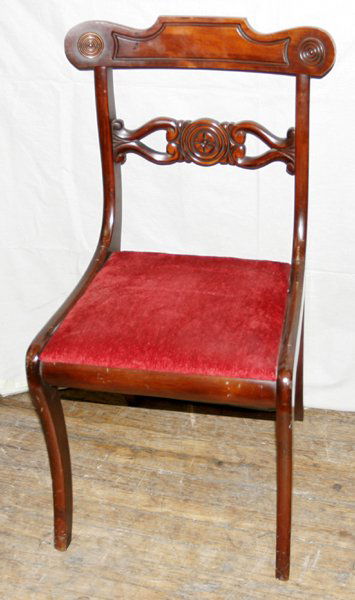DUNCAN PHYFE STYLE MAHOGANY SIDE CHAIR, C.1940: DUNCAN PHYFE STYLE MAHOGANY SIDE CHAIR, C. 1940:Carved back above a red slip seat.
