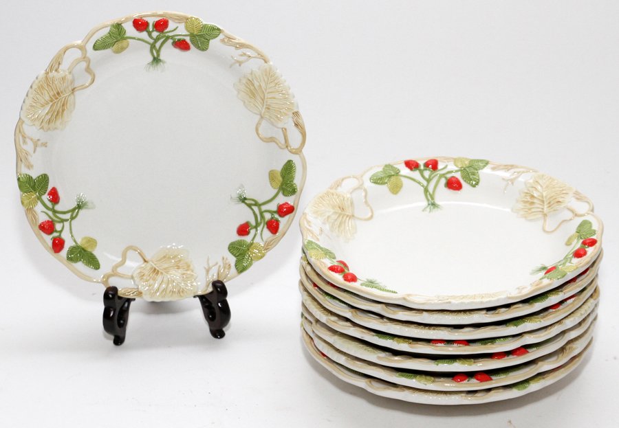 MAJOLICA BOWLS MOTTAHEDEH MUSEUM REPRODUCTIONS (1 of 2)