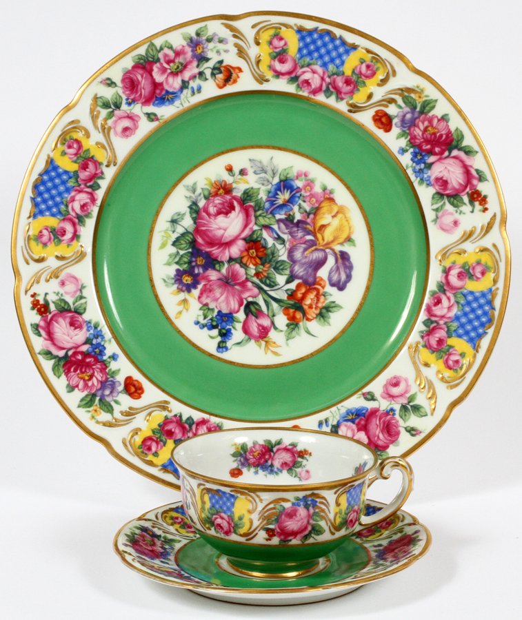 BLACK KNIGHT DINNER PLATES CUPS SAUCERS 29 PCS. (1 of 2)