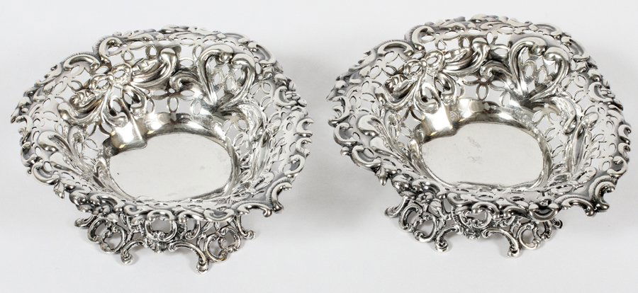 ENGLISH STERLING HEART SHAPE BON BON DISHES 2 (1 of 2)