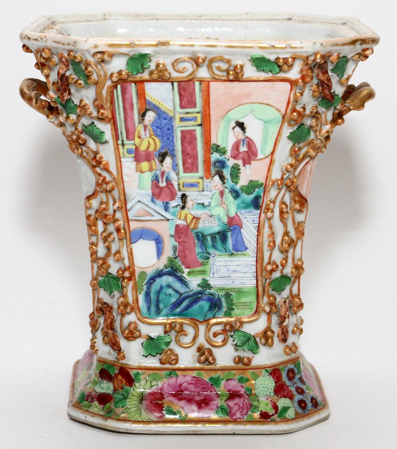 CHINESE MANDARIN ROSE PORCELAIN VASE: CHINESE MANDARIN ROSE PORCELAIN VASE, H 8 1/2", DIA 7 1/2":Having four Mandarin scenes with fired gold accents and rose border. From the Estate of Daniel Clancy, Voltaire Place, Grosse Pointe Farms.