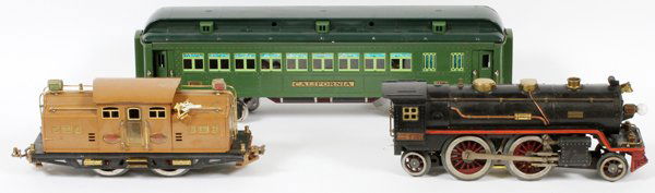 LIONEL PRE-WAR AND POST WAR LOCOMOTIVES AND CAR (1 of 3)