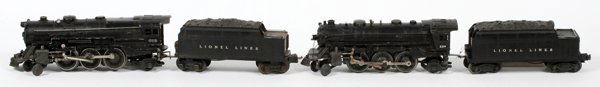 LIONEL O27 GA STEAM LOCOMOTIVES AND TENDERS: LIONEL O27 GA, #224 AND #675, STEAM LOCOMOTIVES AND TENDERS, PRE AND POST-WAR 4 PCS.:Lionel O27 gauge, steam locomotives, including one pre-war #224, 2-6-2 locomotive and #2666T tender. One post-war #